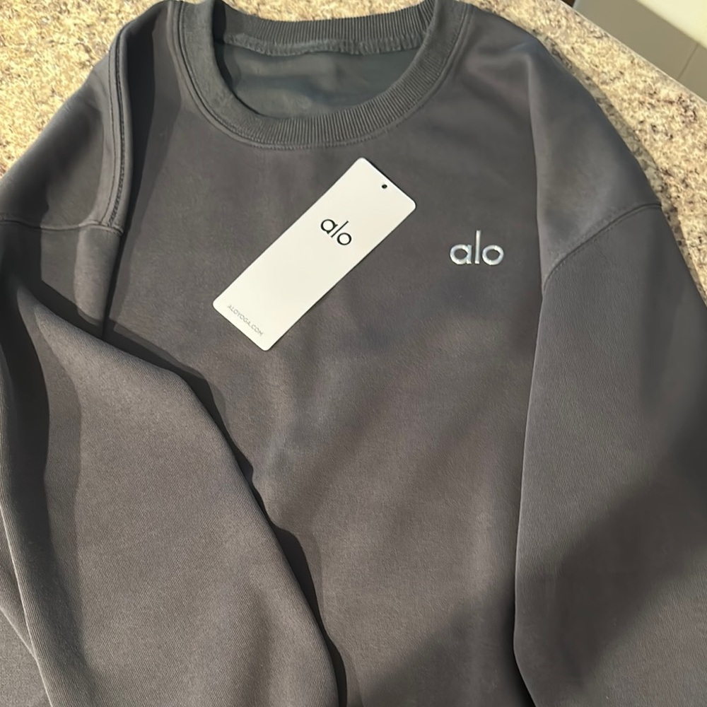 ALO Yoga Men's Gray Sweater